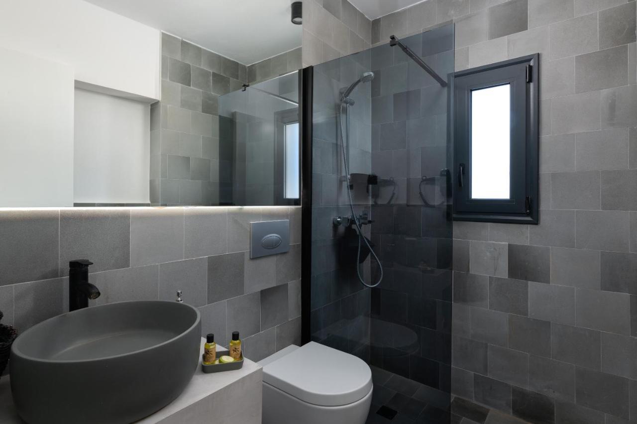 Seastar Villa, Villa *